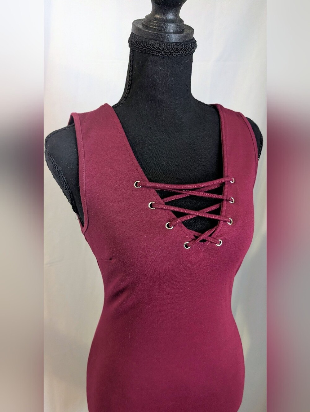 GUESS Burgundy Lace Up Bodycon Dress Size Small Wine Red Stretch Mini